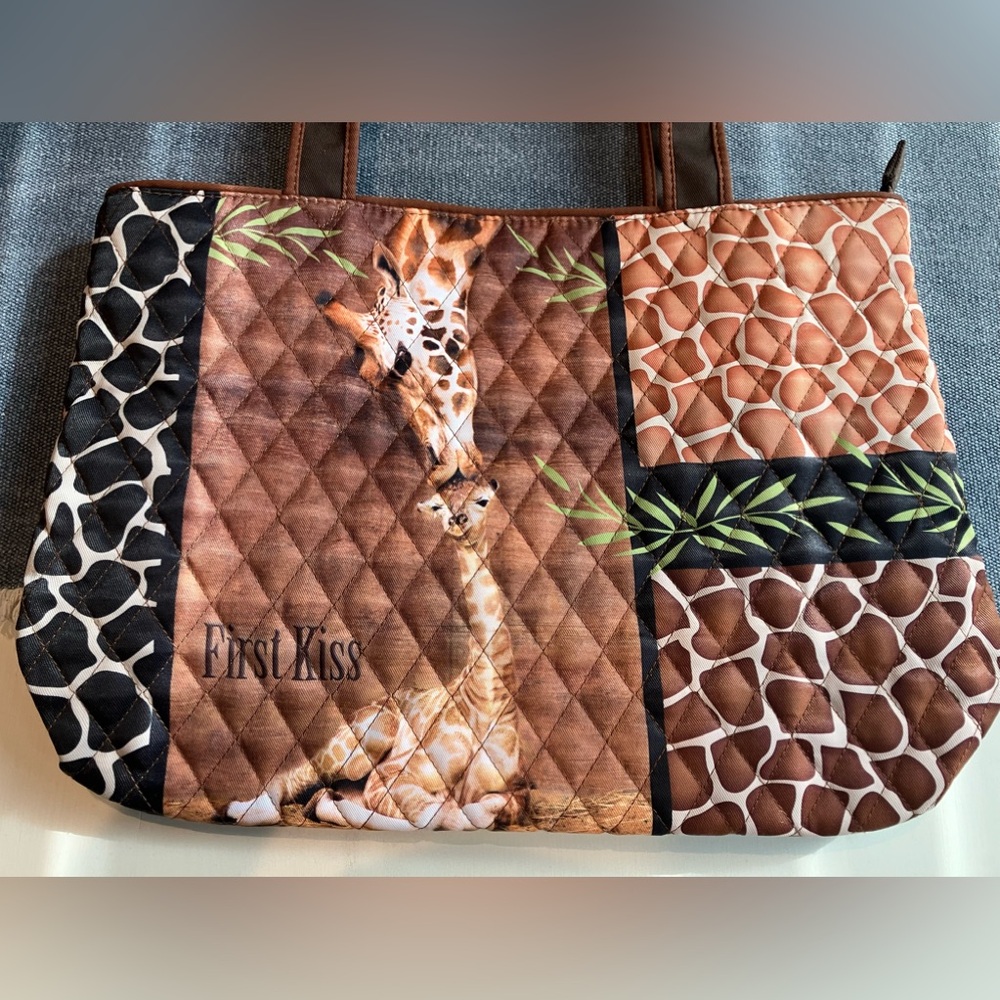 “First Kiss" quilted giraffe art tote bag